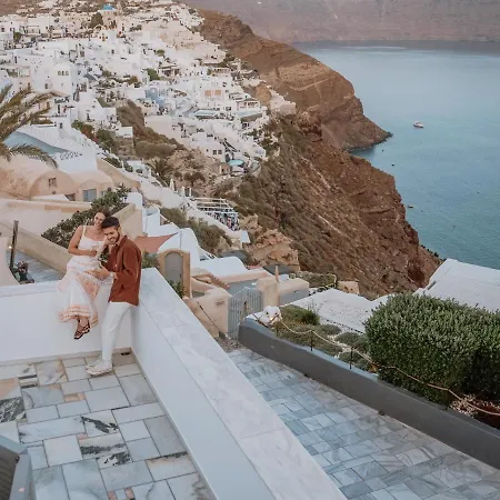 Captain's Oia (Santorini)