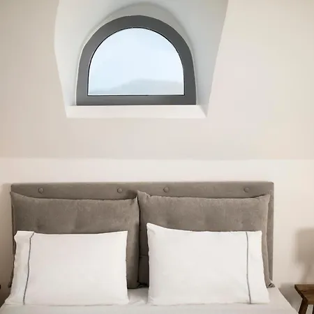 Captain's Apartment Oia (Santorini)