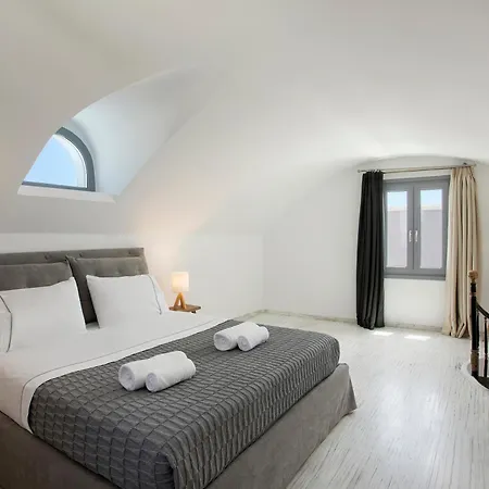 Apartment Captain's Oia (Santorini)